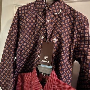 2 Ariat button down shirts to be sold as a pair.  1-long sleeve & 1 short sleeve